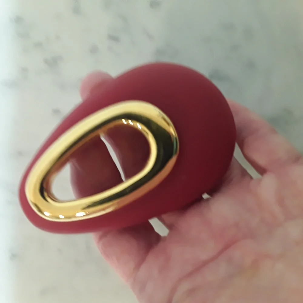 Liz Claiborne Vintage Goldtone  and Red Oval Brooch